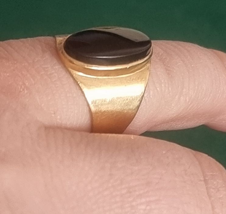Anel ouro 19k com onix preto