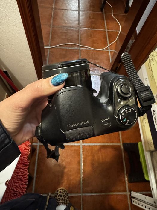 Camera Sony DSC H200
