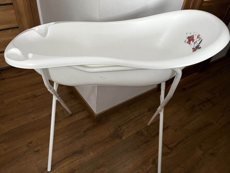 Wanienka ze stelażem