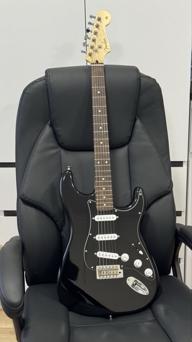 Продам електрогітару stratocaster