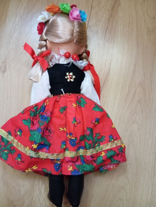 Lalka w stroju krakowskim
