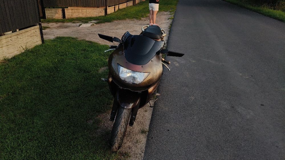 Kawasaki ZX9R 1999r