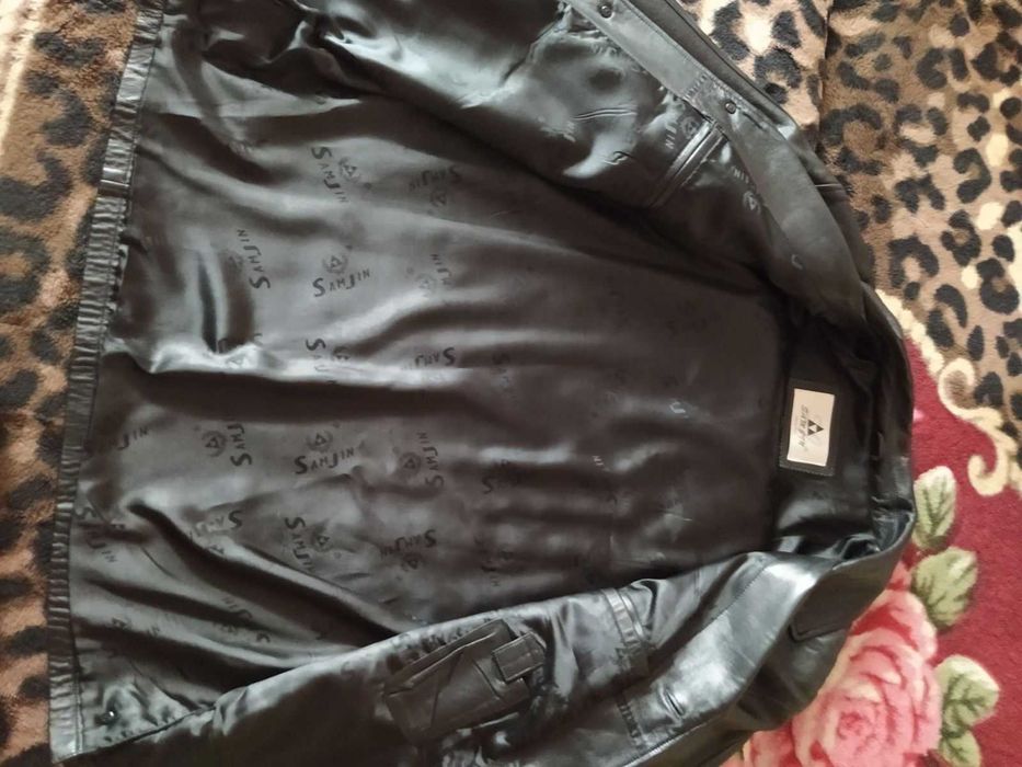 Чоловіча шкіряна куртка