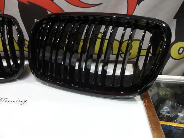 Grelha frontal em preto piano brilhante para BMW X5 E70 2006-2010 M4 look / dupla lâmina em Plastico ABS