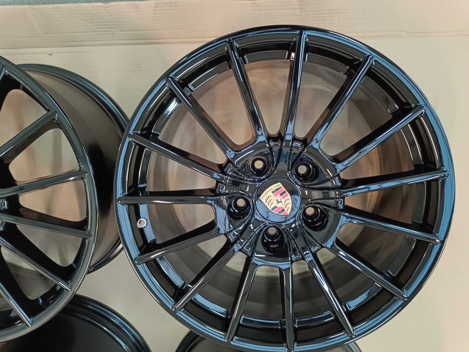 Felgi Alu Porsche Panamera Gts  9,5x20 11,5x20 Komplet