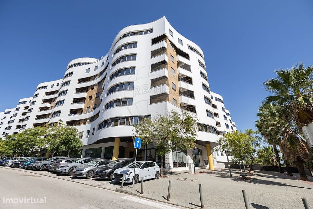 Apartamento T4 para arrendamento