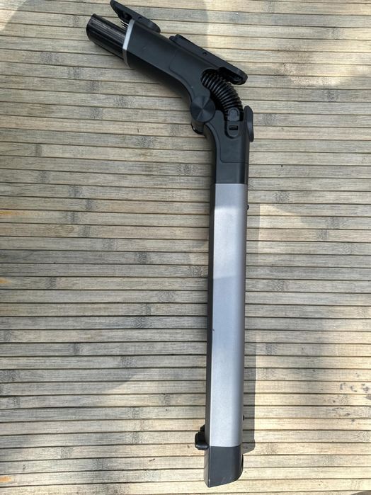 Rura  z przewodem i przyciskiem Odkurzacz pionowy Shark IZ420EUT