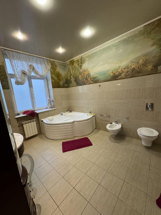 Продам 3-кім. квартиру центр вул. Сумська, 128, М Университет