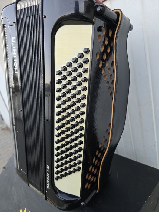 Akordeon Hohner Tango I M - 96 basów.