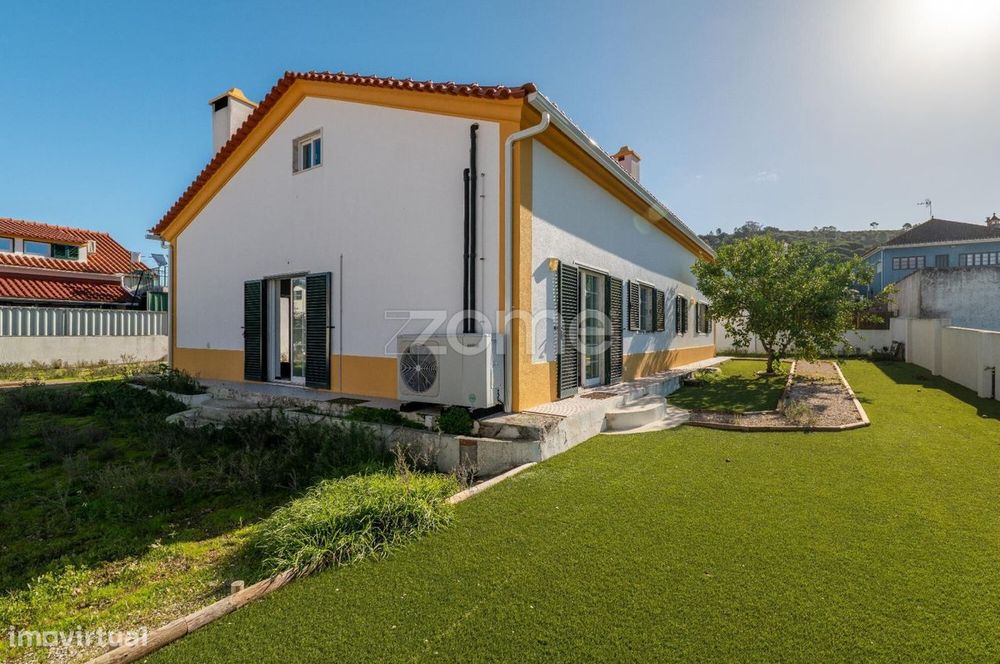 Moradia Isolada Térrea T4 com Sótão Aproveitado