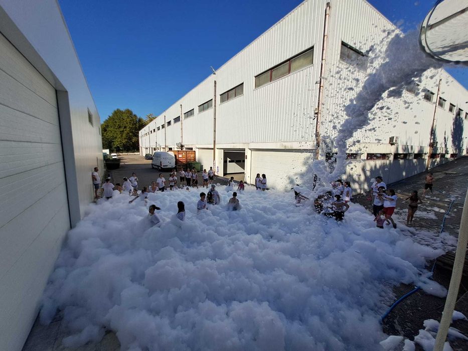 festa da espuma/ canhão de espuma/insufláveis com agua/aquáticos