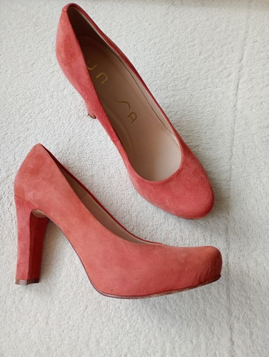 Czółenka Unisa skóra wyprzedaż