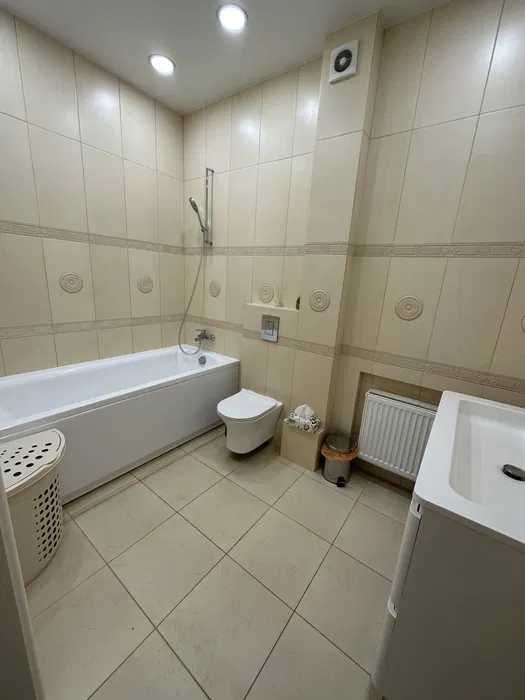 Продається 3к кв 100м кв, ЖК Дмитрівський, м Центральний ринок 18939В