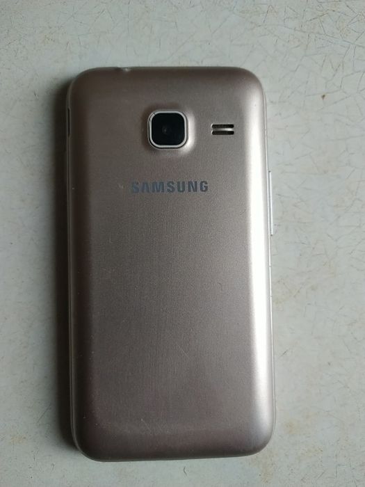Продам телефон Samsung  Galaxy J1 mini