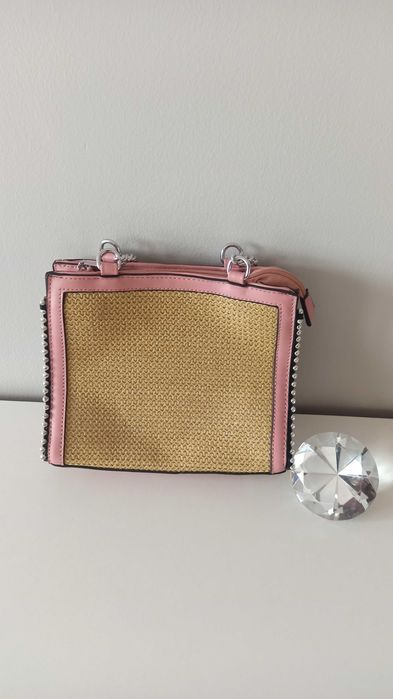 Różowa torebka do ręki