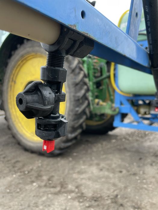 Оприскувач навісний BERTHOU