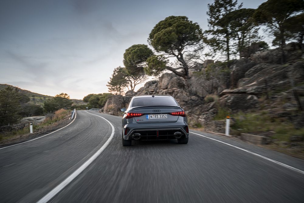 Audi RS3 Limousine TFSI quattro S tronic foto 4