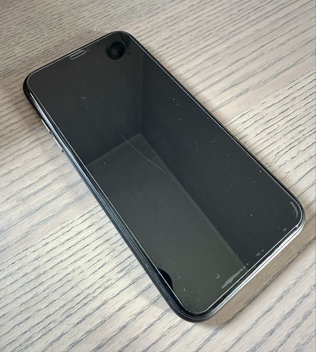 iPhone 11 czarny black 64gb 80% (nigdy nie wymieniana)
