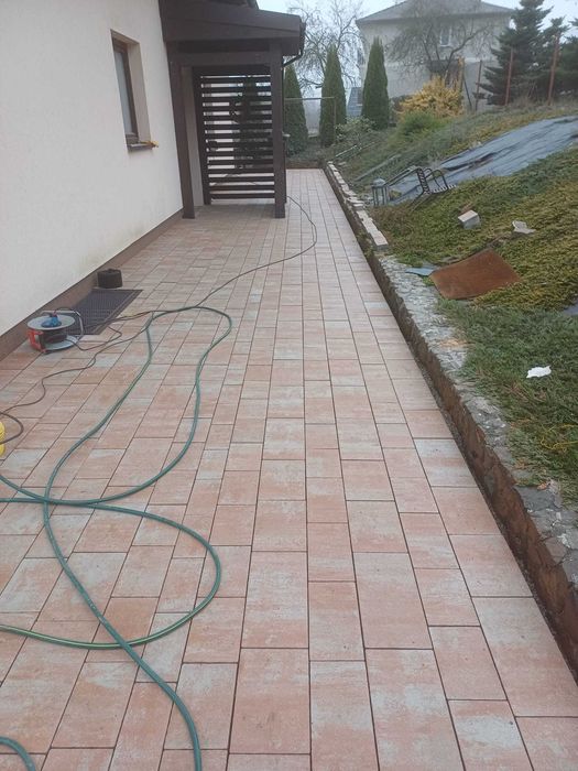 Brukarstwo, Ogrodzenia, Usługi minikoparką