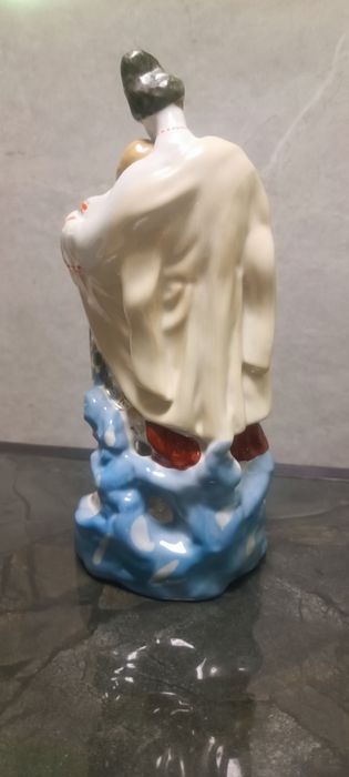 Статуэтка, Майская ночь.