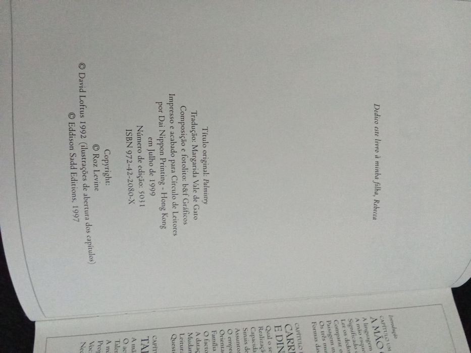 Livro "Quirologia - o destino na palma da sua mão"