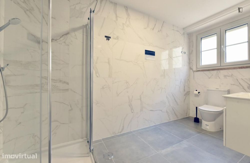 Quarto - localizado em Marquês de Pombal Lisbon