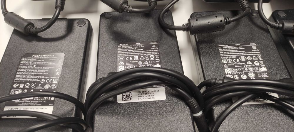 zasilacz ładowarka Dell 240W 7.4mm 3pin Vostro/Lat/Studio/Prec/Insp