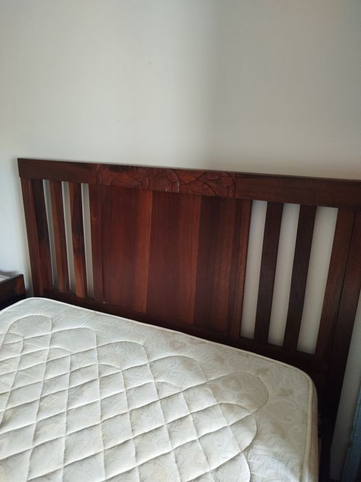 Cama de casal madeira