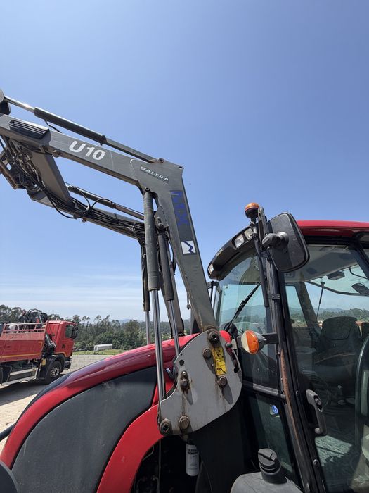 Valtra N92 Tractor with Loader513362685078415361
