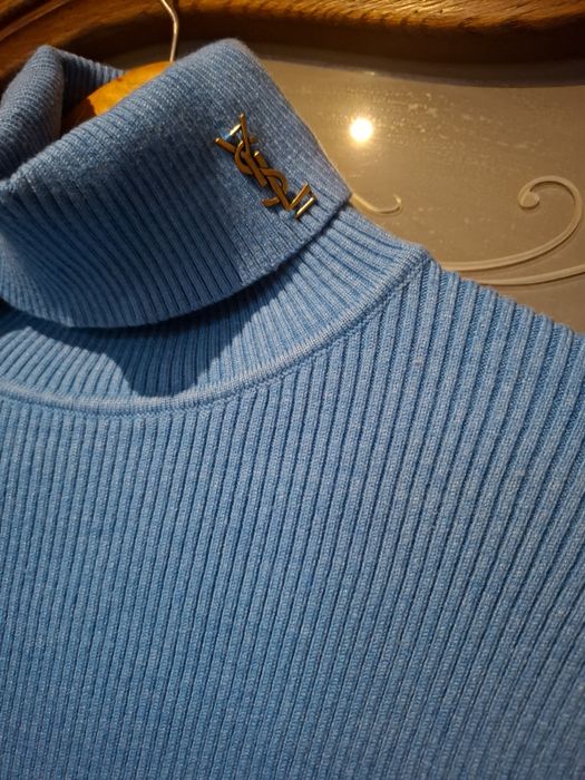 Жіночий костюм з брюками