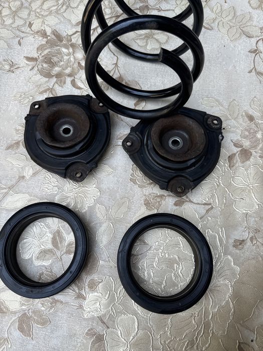 Продам новую пружину NISSAN LEAF 2011-2016год, опорные подшипники бу.