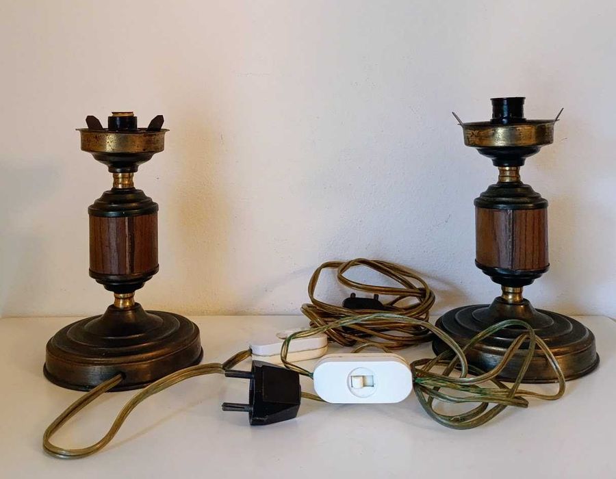 Par de candeeiros de mesa cabeceira em latão antigos