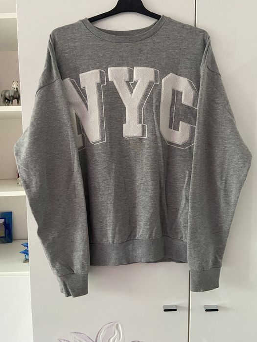 Bluza bez kaptura z napisem