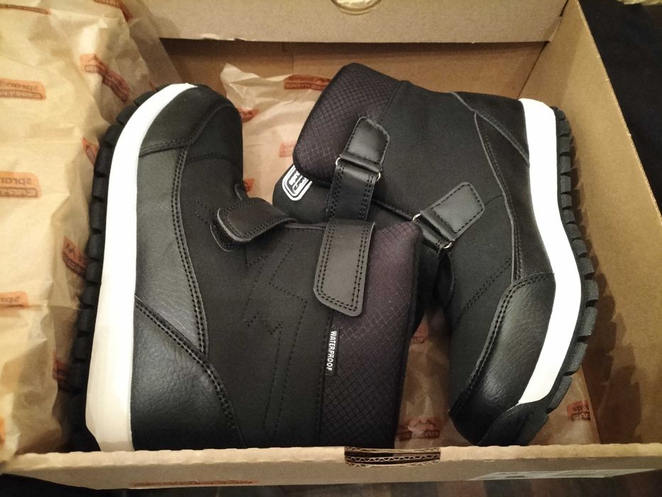 Sprzedam buciki zimowe nowe dla chlopca