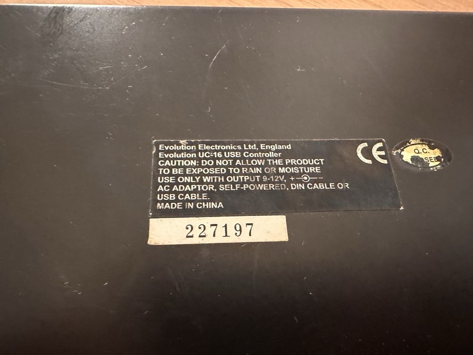 Evolution UC16 MIDI controller64284814445570123