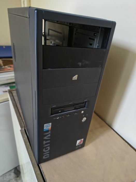 Zasilacz do komputera obudowa ATX chłodzenie karta graficzna 1gb ram DDR2