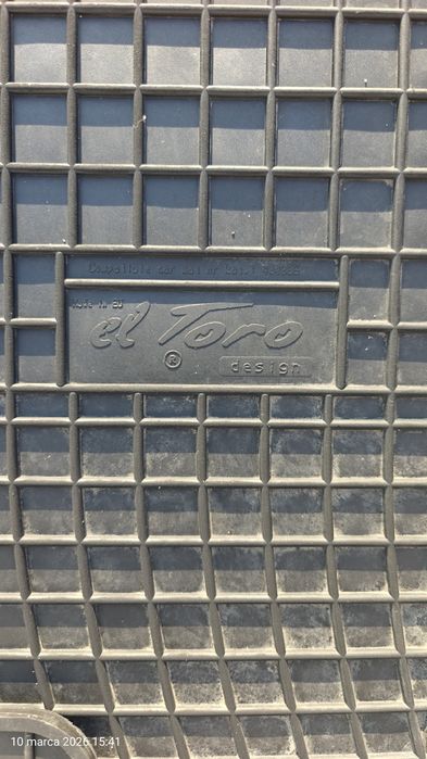 Dywaniki gumowe uniwersalne, był używane w MG HS 2