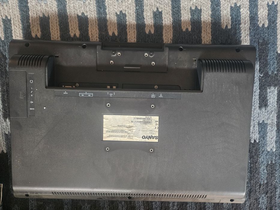 Monitor LCD SANYO 15" – Funcional