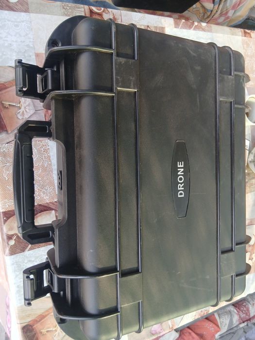 Продам кейсы от дрона autel 4t  ево макс