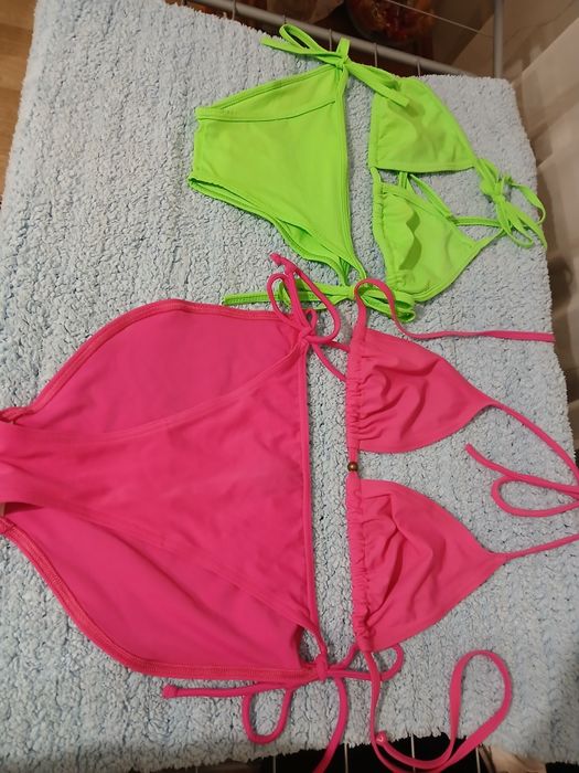 Продам купальники яркие