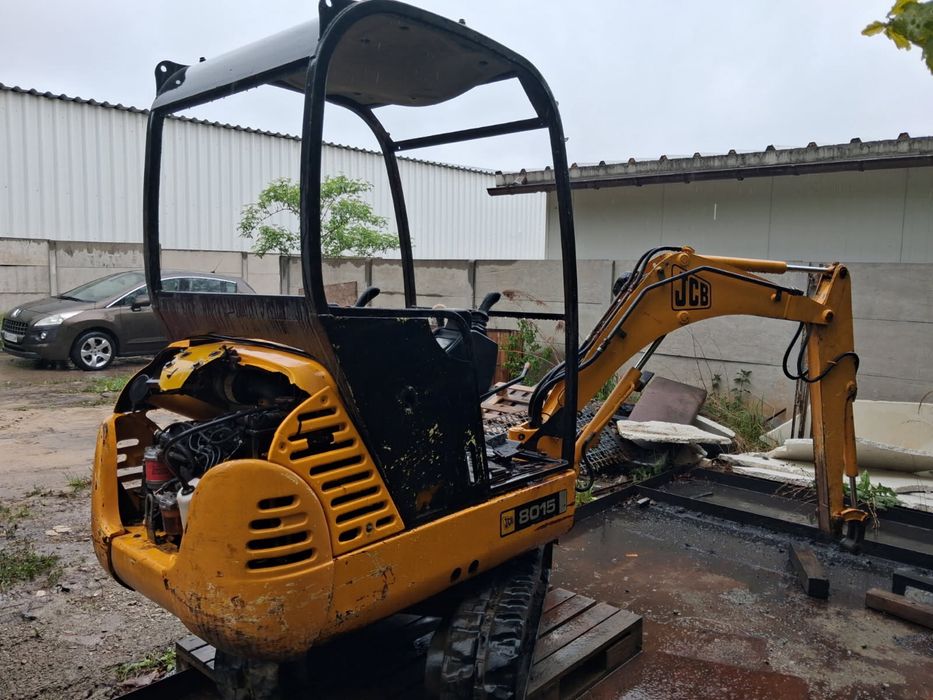 Minikoparka JCB 8015