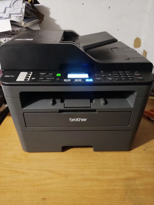 Impressora Brother L2710DW impecável com toner novo.