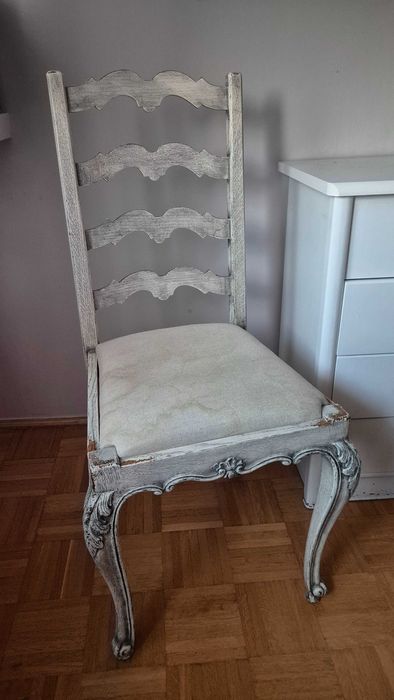 Krzesło stylowe drewniane