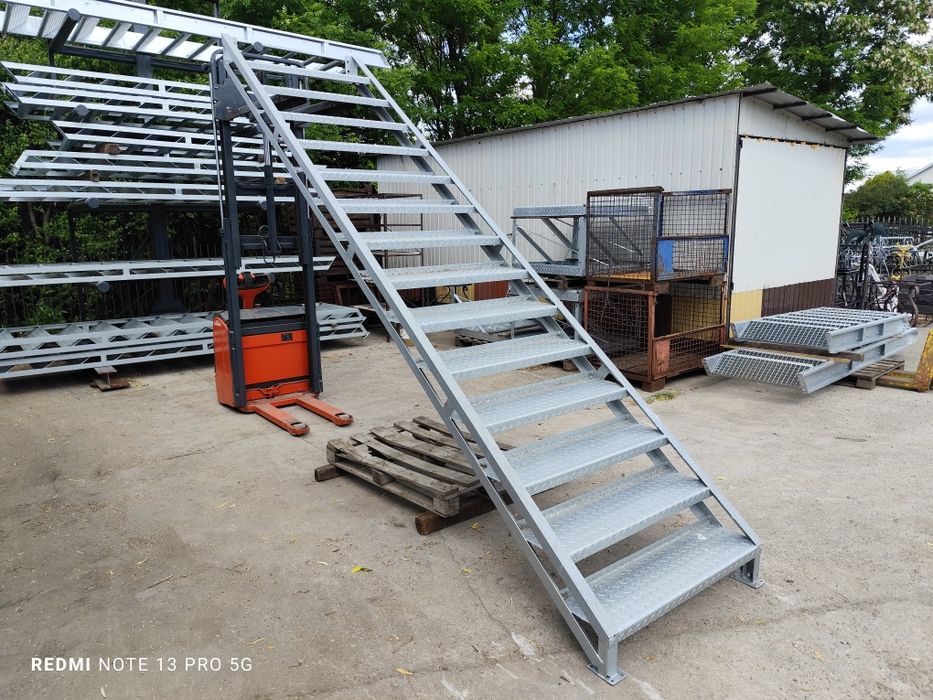 Schody metalowe wejście na  281cm ocynkowane loft 14 stopni
