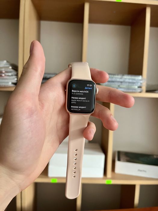 apple watch series 5 40mm - Купити електроніку - Ціни на OLX.ua