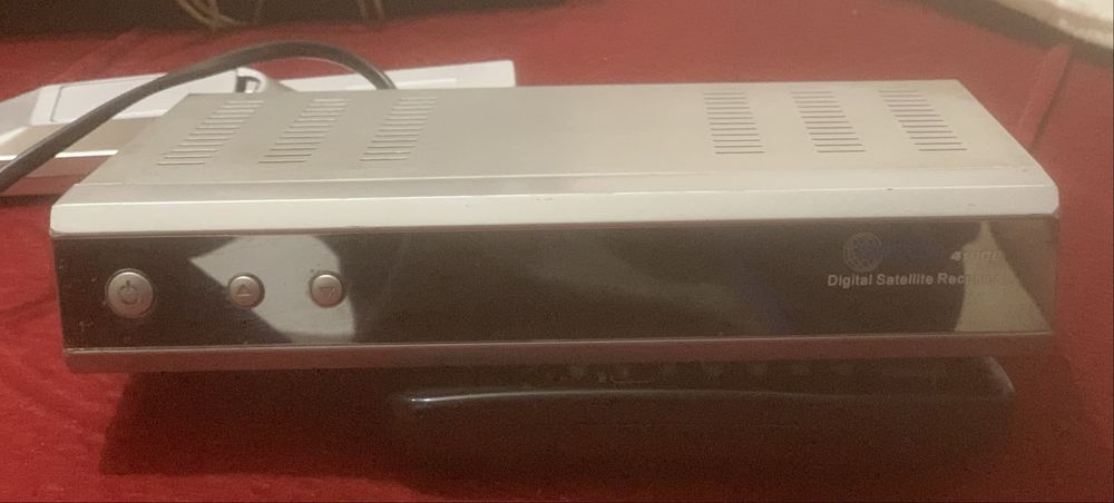 ORTON4100c Продаеться сутниковий тюнер (тарілка не видержала атаку бур