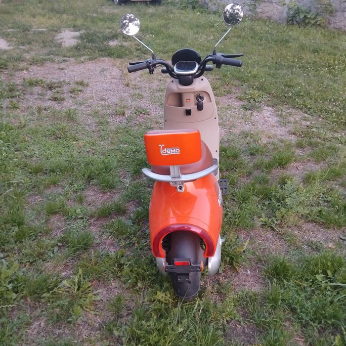 Електроскутер AIYI