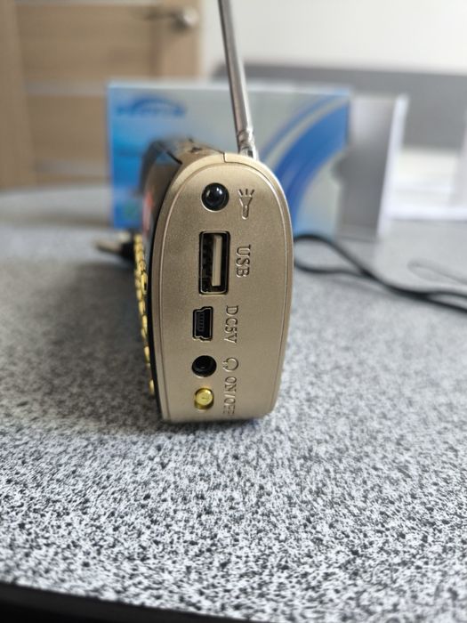 Радіо з годинником PERYOM M-127