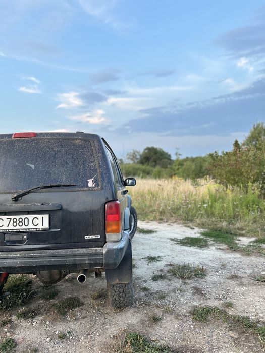 Продам jeep cherokee XJ