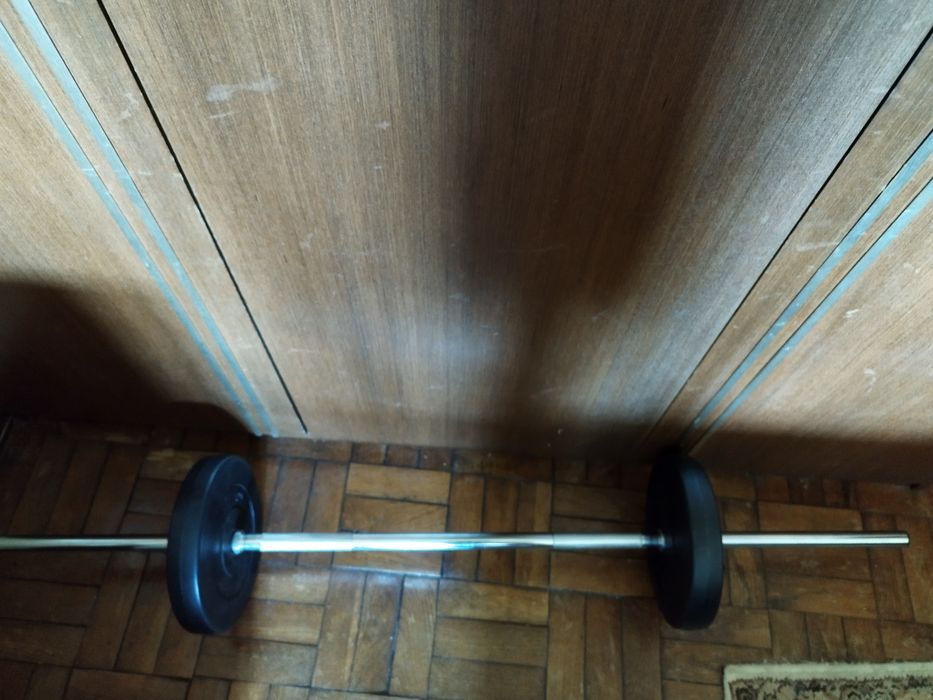 Banco musculação c/ suporte p/ pesos e barra 181 euros